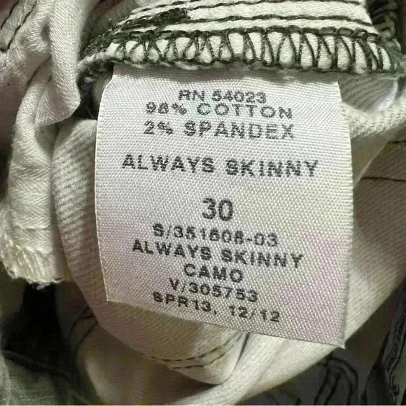 GAP Camo Denim - Picture 2 of 4